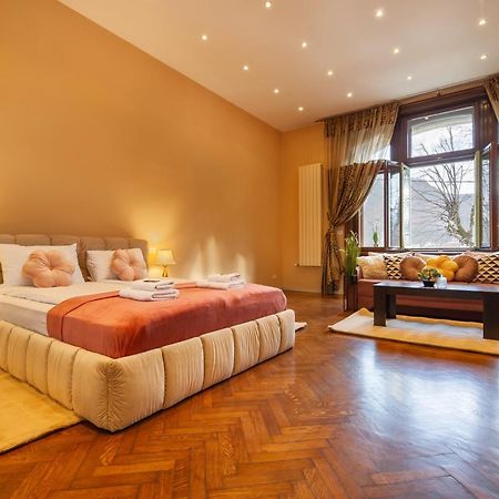 Central Park Residence Брашов Екстер'єр фото